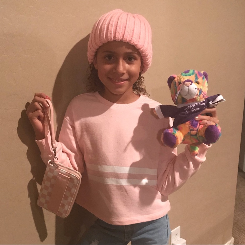 Meet your Posher, Raven